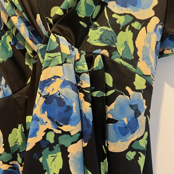 Zara Floral Dress - Picture 2 of 4